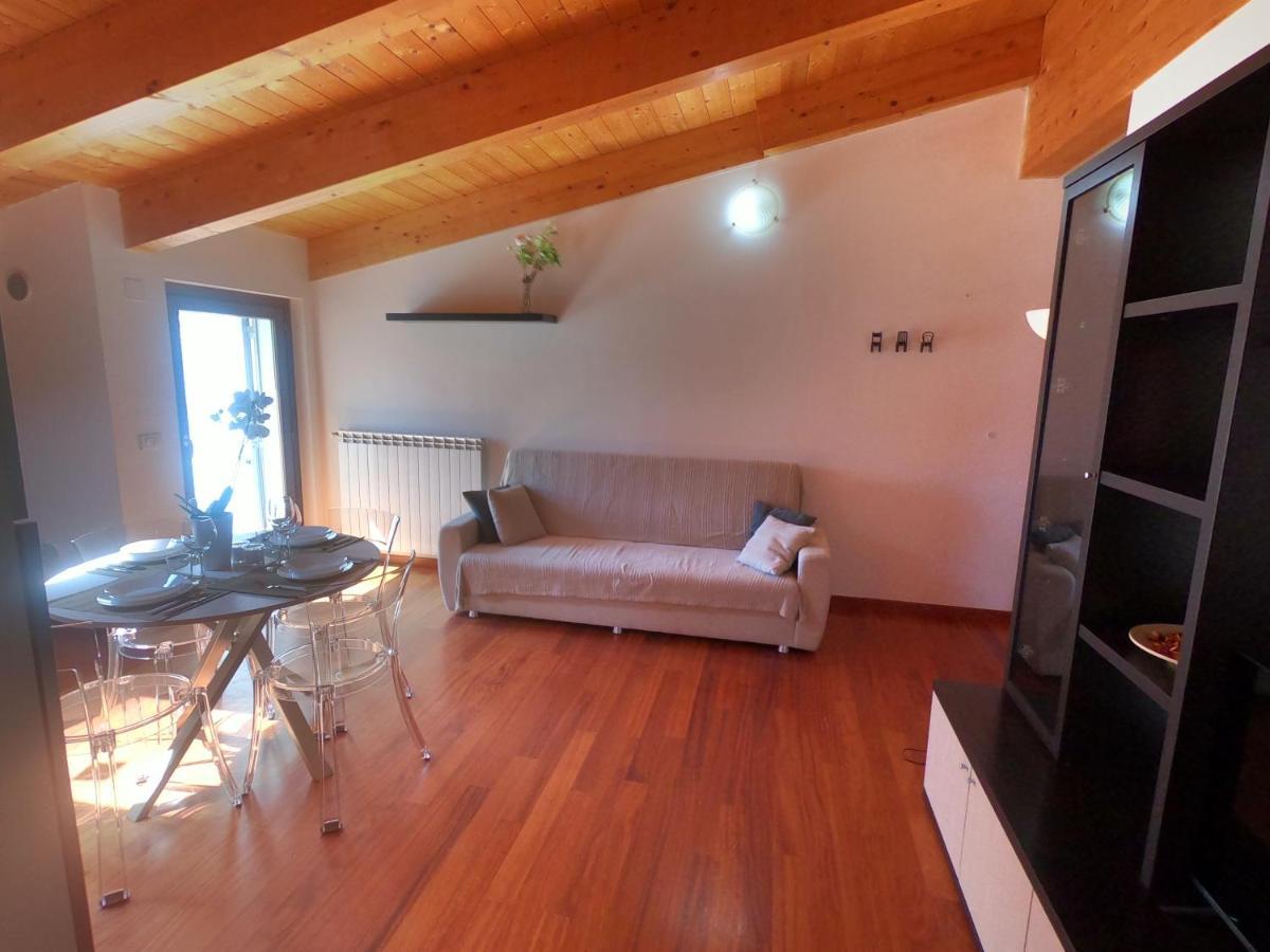 Attico Petfriendly Con Terrazzo, Via Del Borgo Apartment Montesilvano Marina Exterior foto