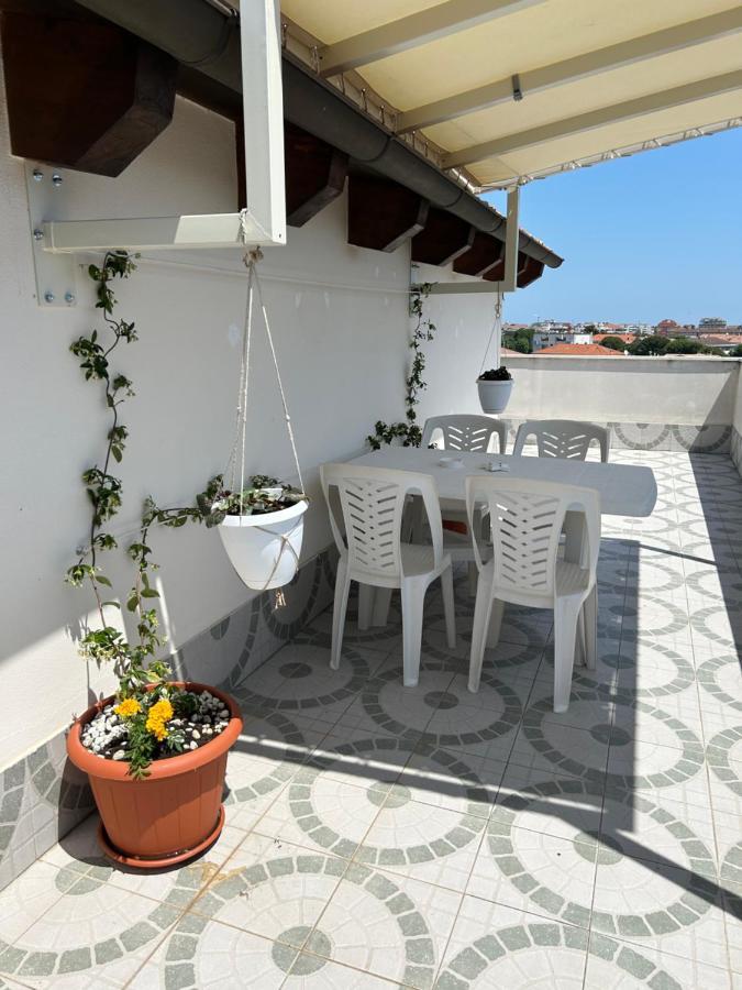Attico Petfriendly Con Terrazzo, Via Del Borgo Apartment Montesilvano Marina Exterior foto